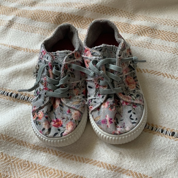 Blowfish Other - Blowfish Fruit T Toddler Girls Slip-On Shoes with Elastic Laces Size 10